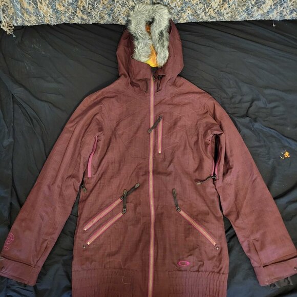 Oakley Women's Ski Jacket Burgundy - Picture 1 of 6